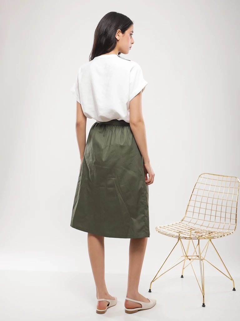 Jupe midi plissée à ceinture nouée