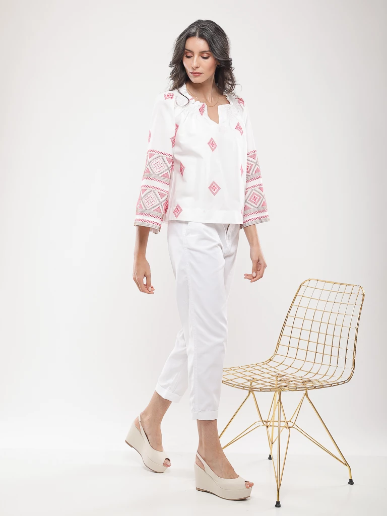 Blouse brodée manches larges