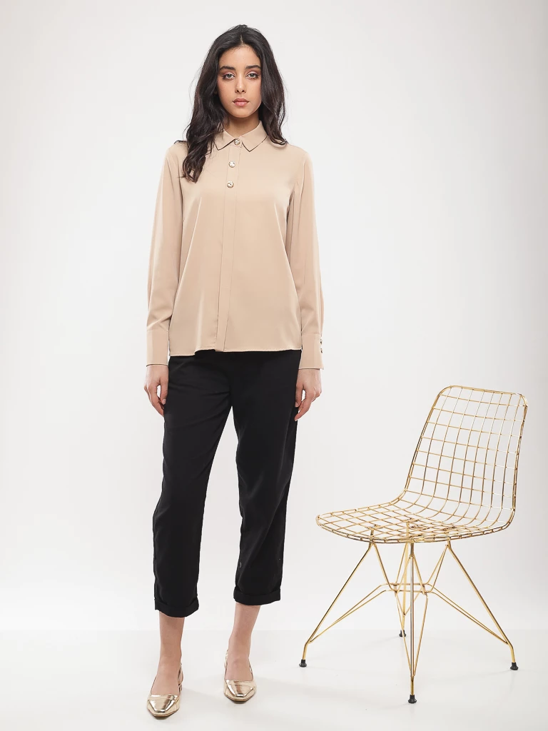 Chemise fluide à boutons dorés
