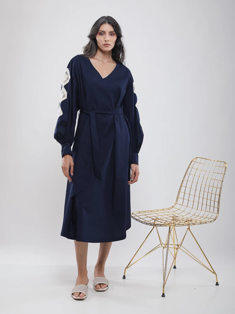 Robe midi manches brodées