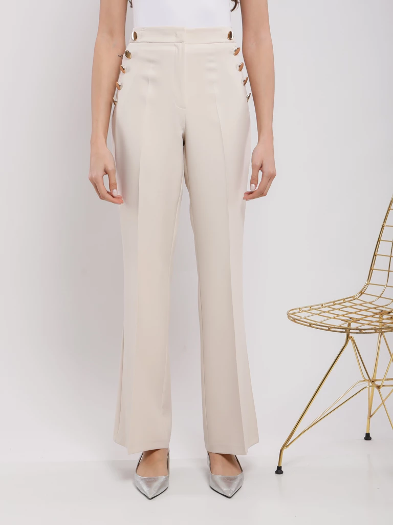 Pantalon flare à boutons dorés