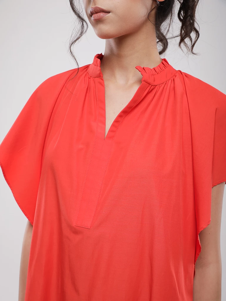 Robe courte manches à volants