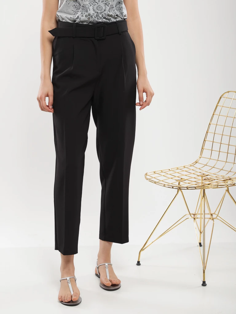 Pantalon carotte taille haute avec ceinture