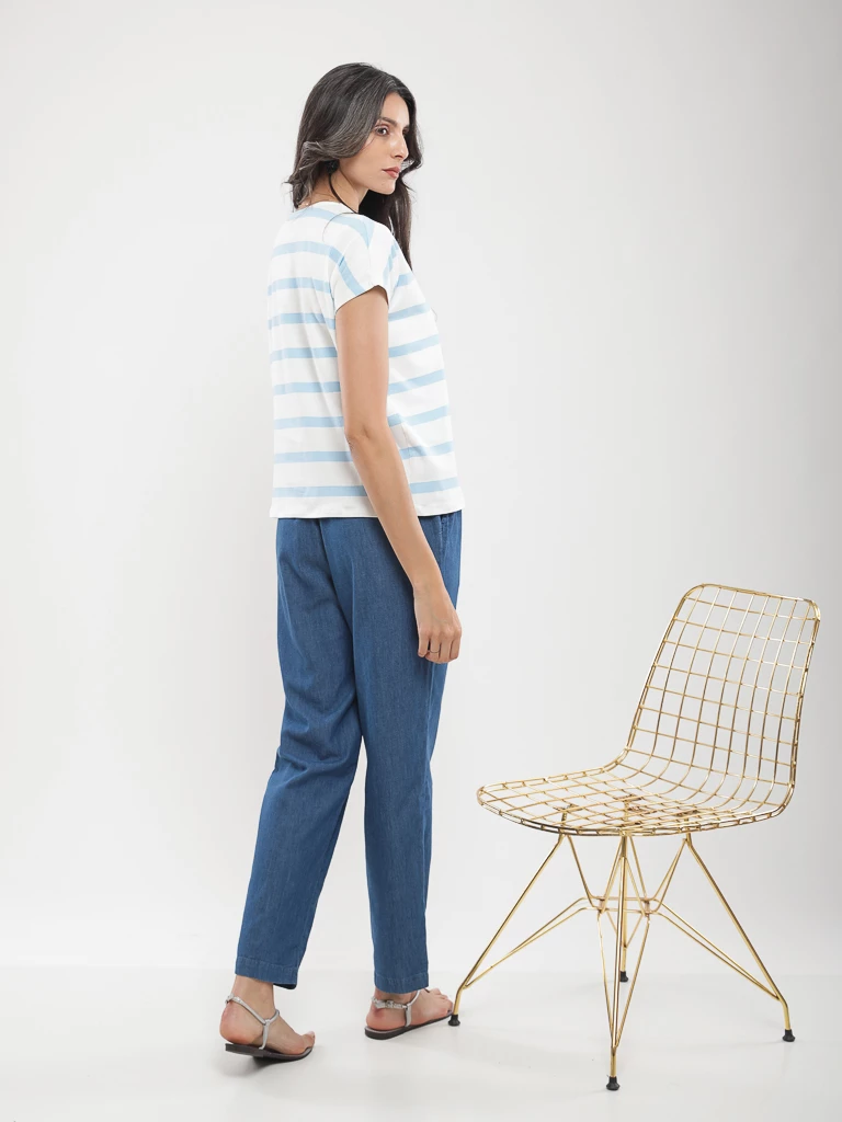 T-shirt ample à col V et rayures