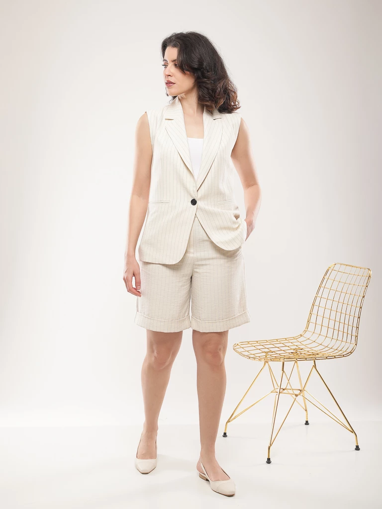Short de tailleur à revers