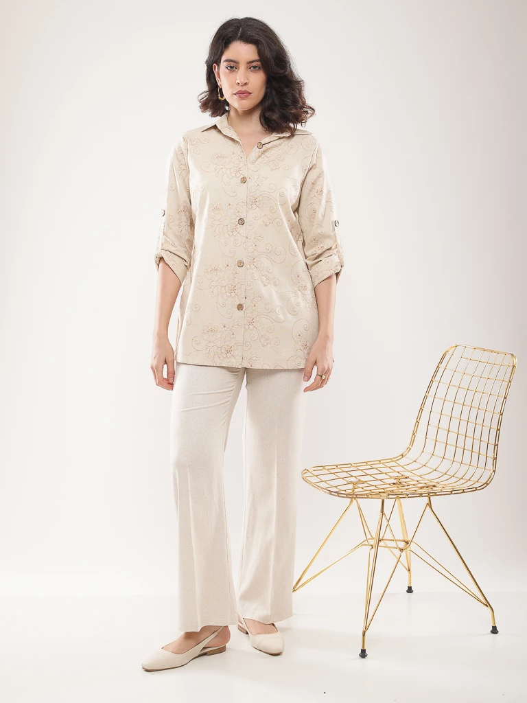 Chemise longue brodée en lin