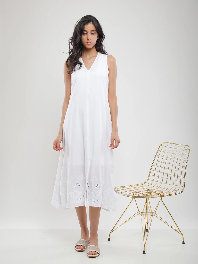 Robe midi sans manches brodée
