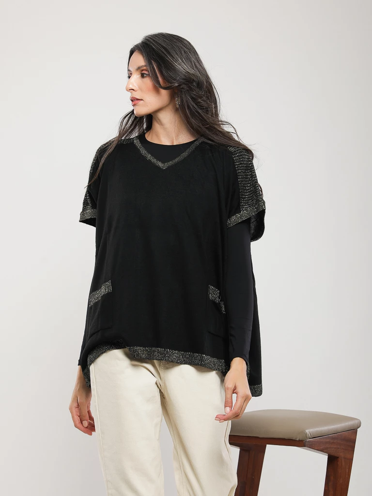 PONCHO ORNÉE COL V
