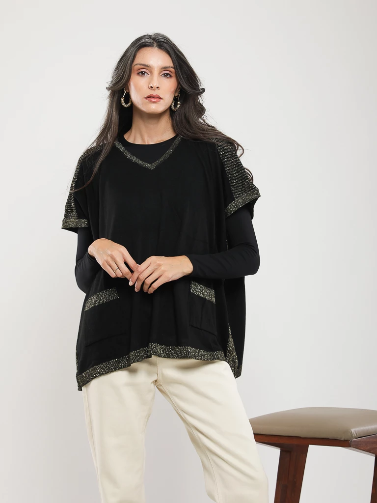PONCHO ORNÉE COL V