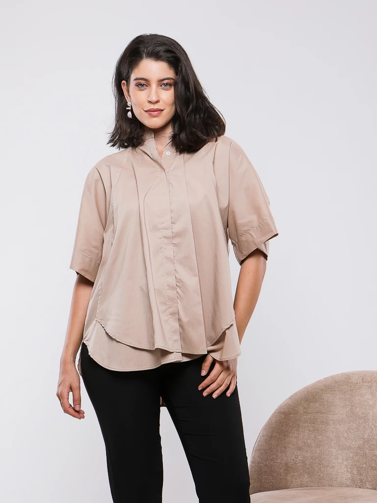 CHEMISE A MANCHES COURTES ET LARGES