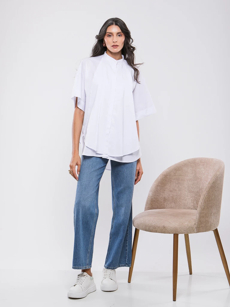 CHEMISE A MANCHES COURTES ET LARGES