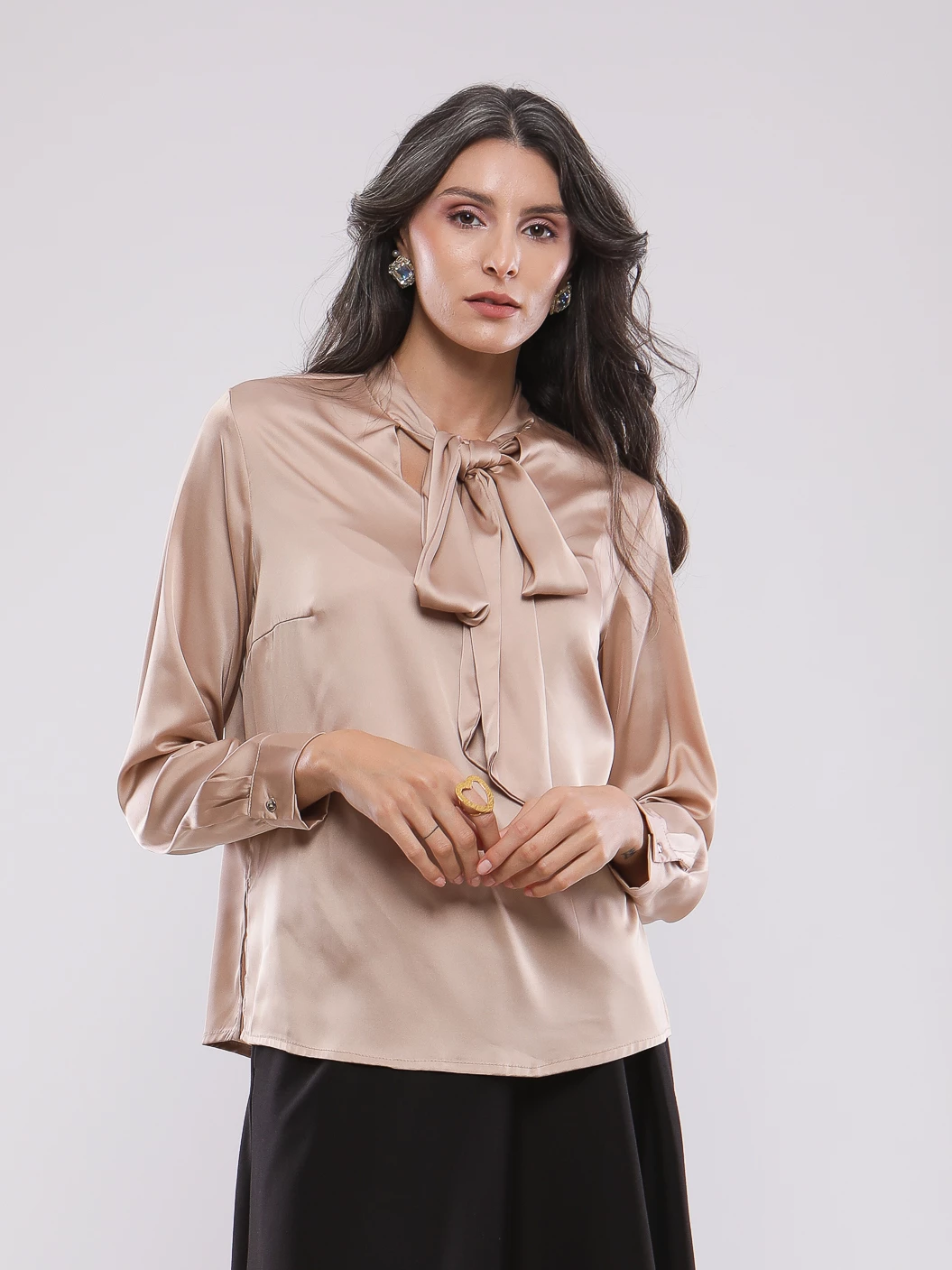 BLOUSE EN SOIE A COL LAVALLIERE