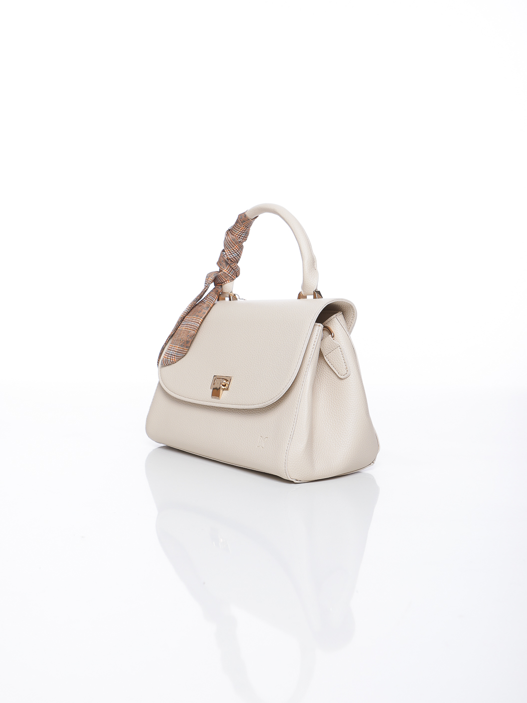 SAC A MAIN A DETAIL FOULARD