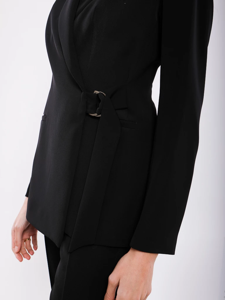 VESTE DE TAILLEUR CROISÉE À BOUCLE