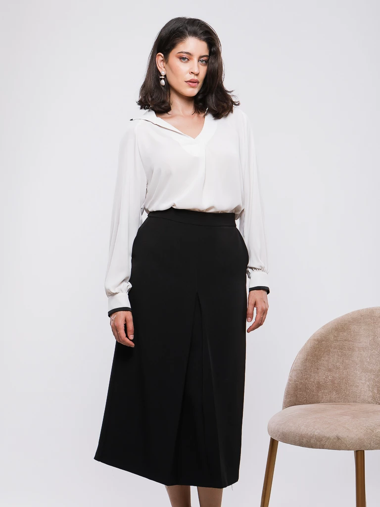 JUPE DROITE A PLI CREUX