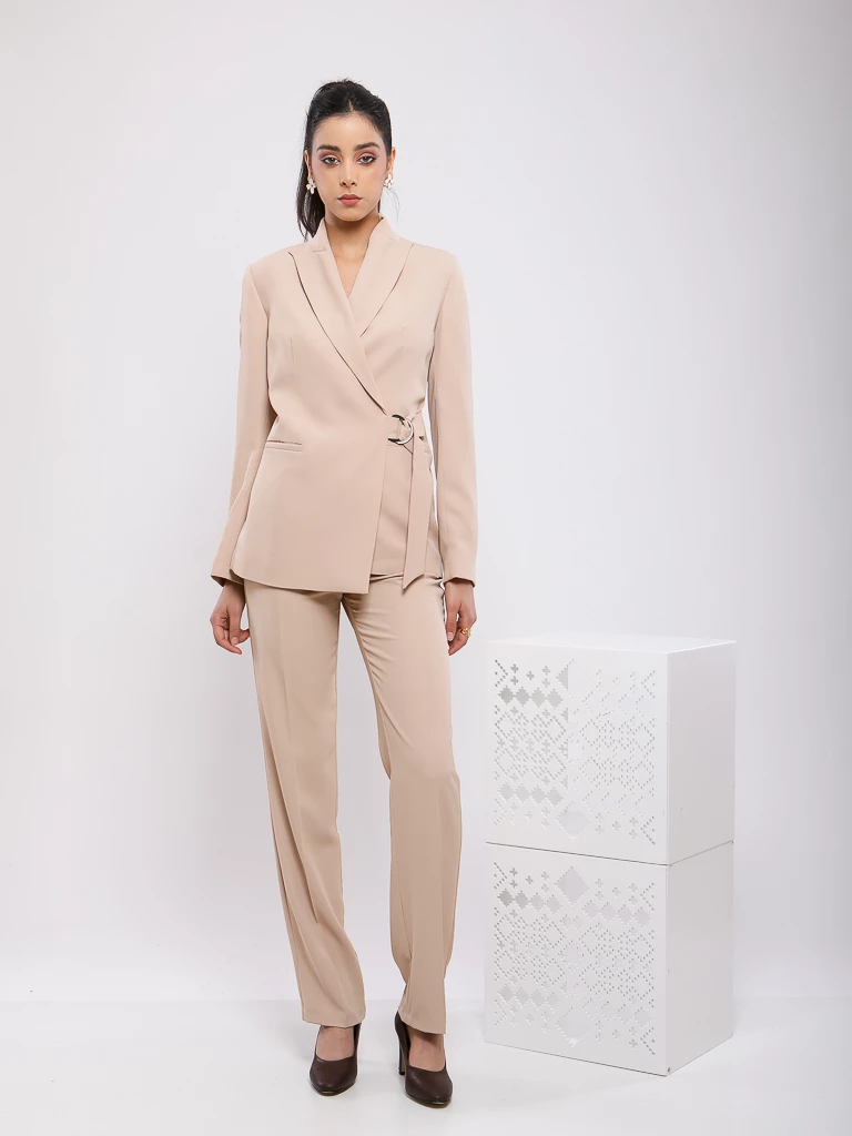 VESTE DE TAILLEUR CROISÉE À BOUCLE