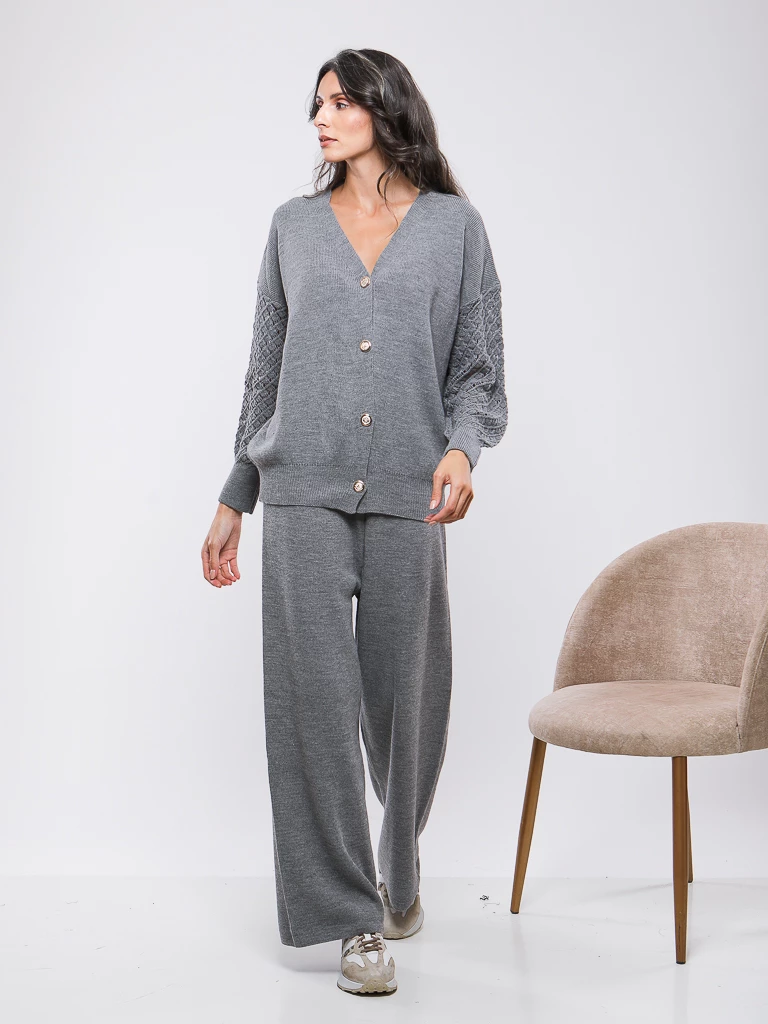 ENSEMBLE EN MAILLE AVEC GILET