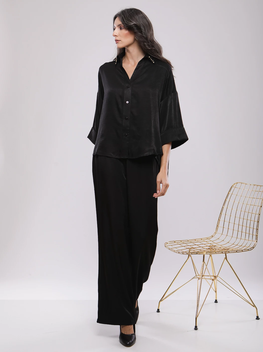 SET ELEGANT AVEC CHEMISE DECOREE AU COL