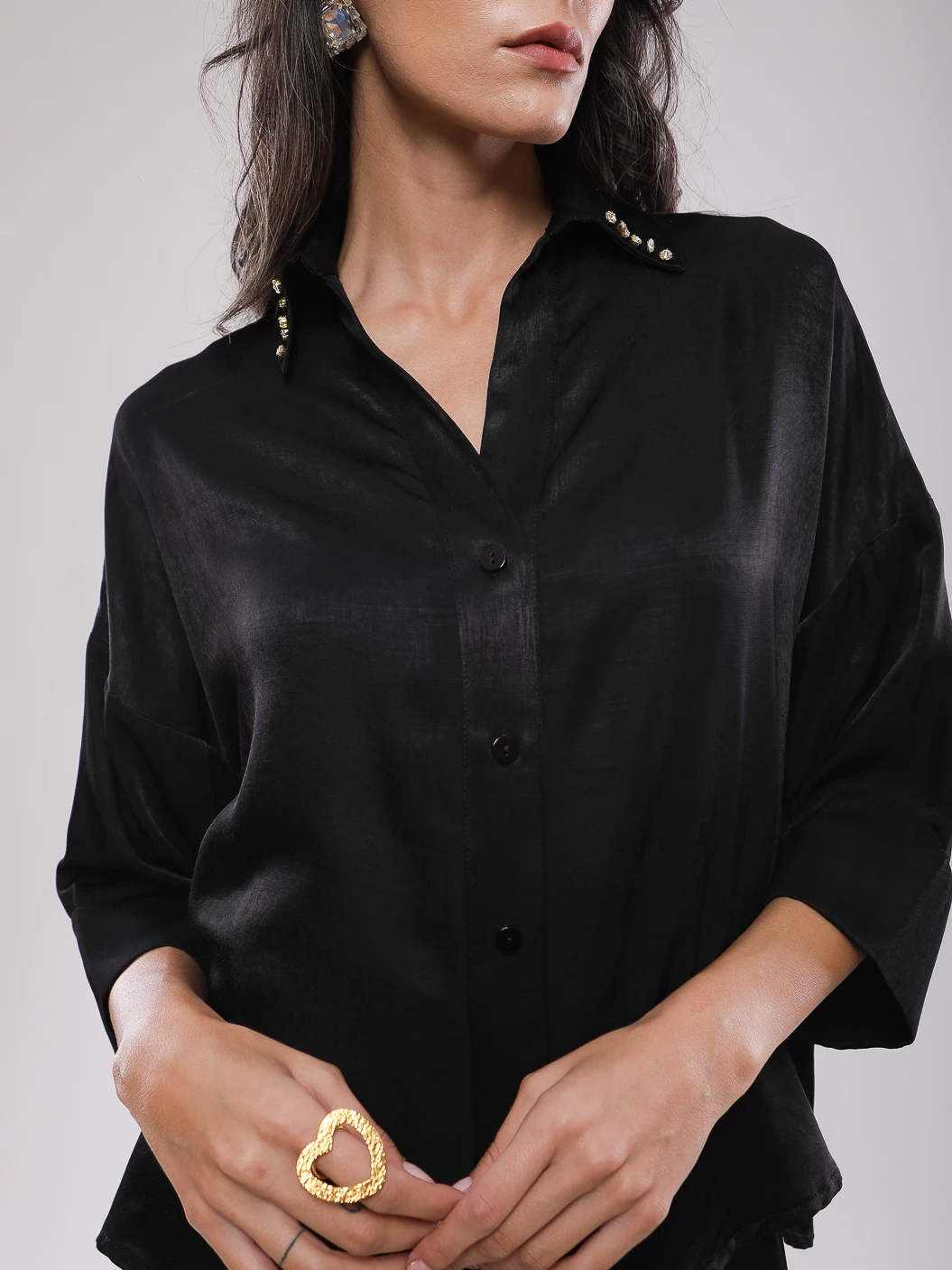 SET ELEGANT AVEC CHEMISE DECOREE AU COL