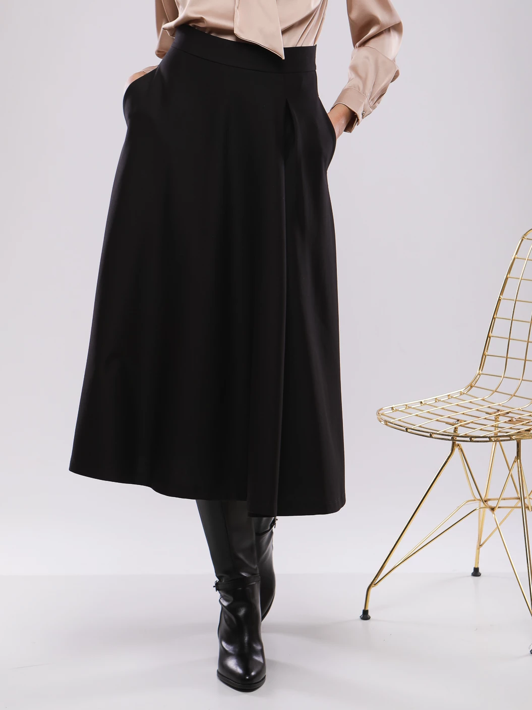 JUPE MIDI ÉVASÉE AVEC POCHES