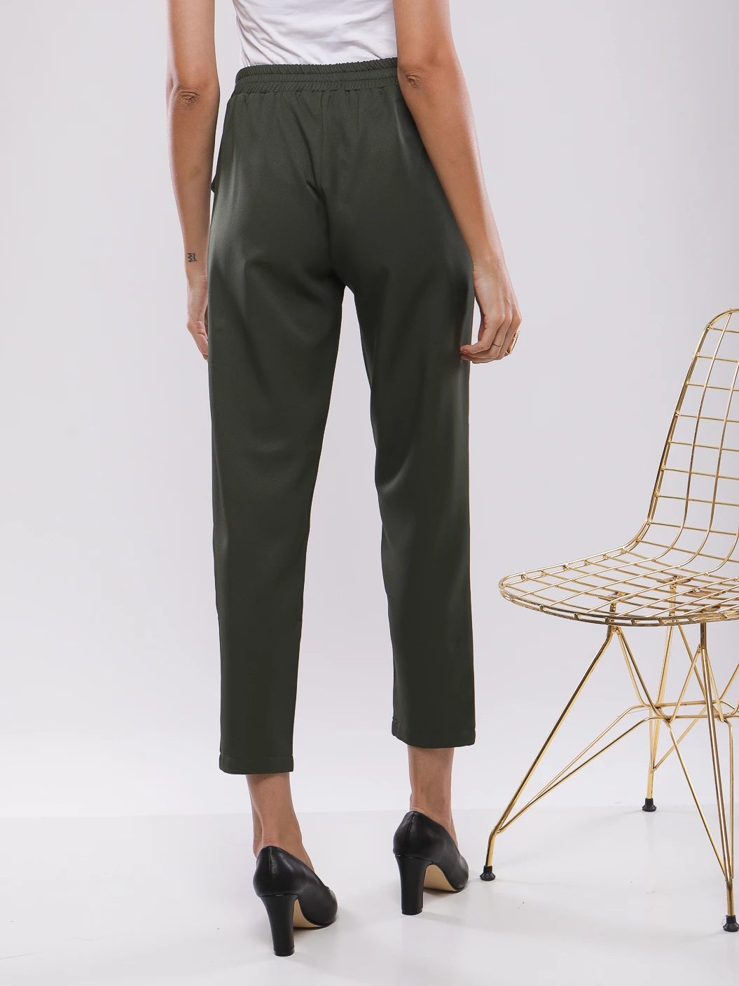 PANTALON COUPE DROITE A REVERS