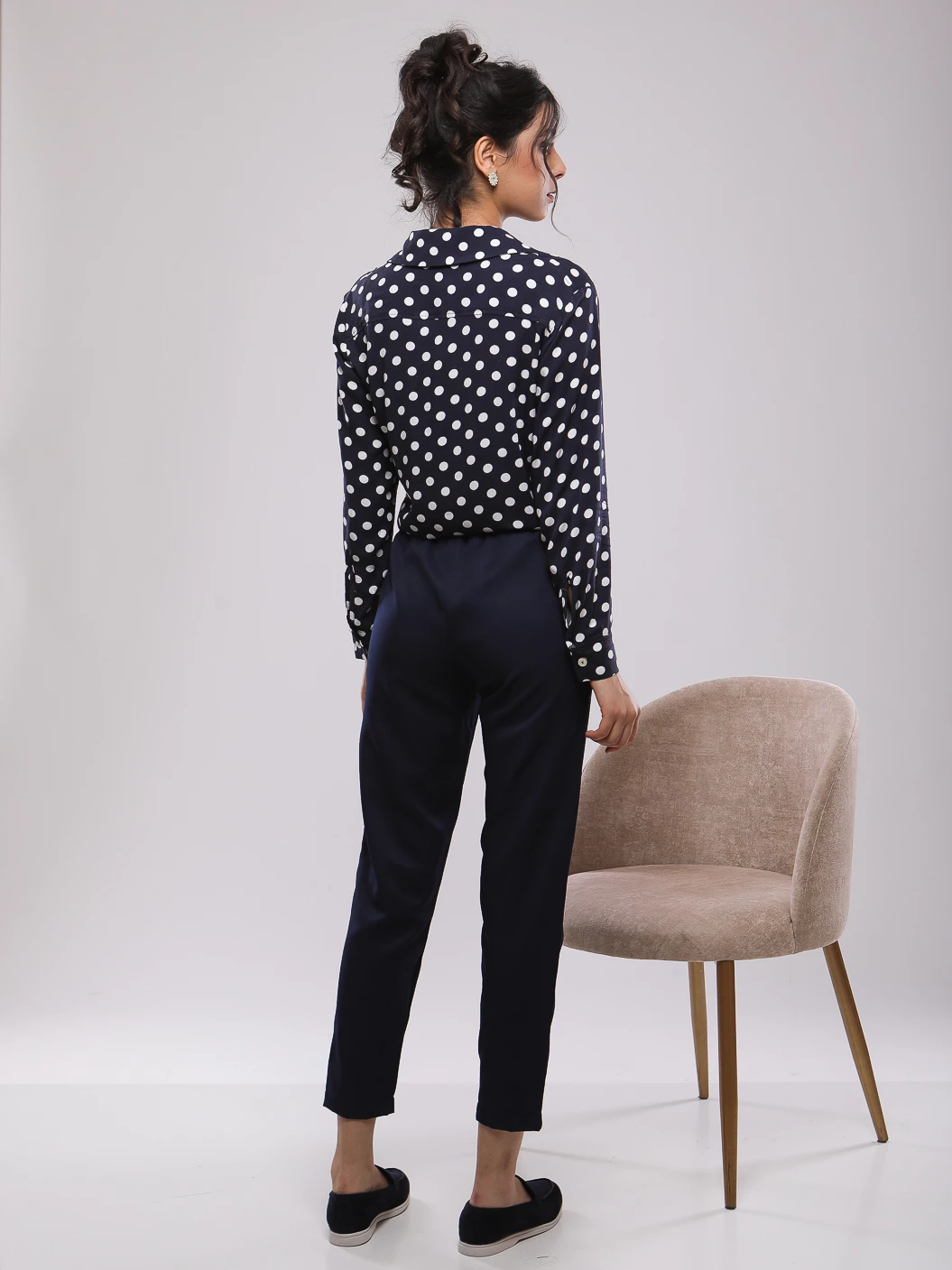 PANTALON COUPE DROITE A REVERS