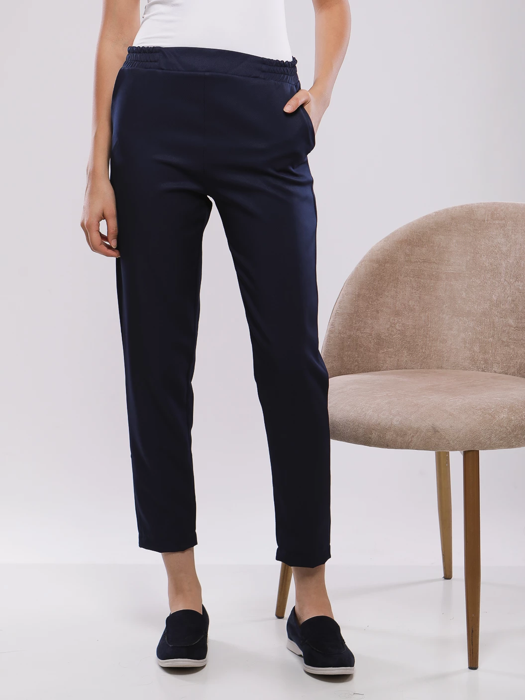 PANTALON COUPE DROITE A REVERS