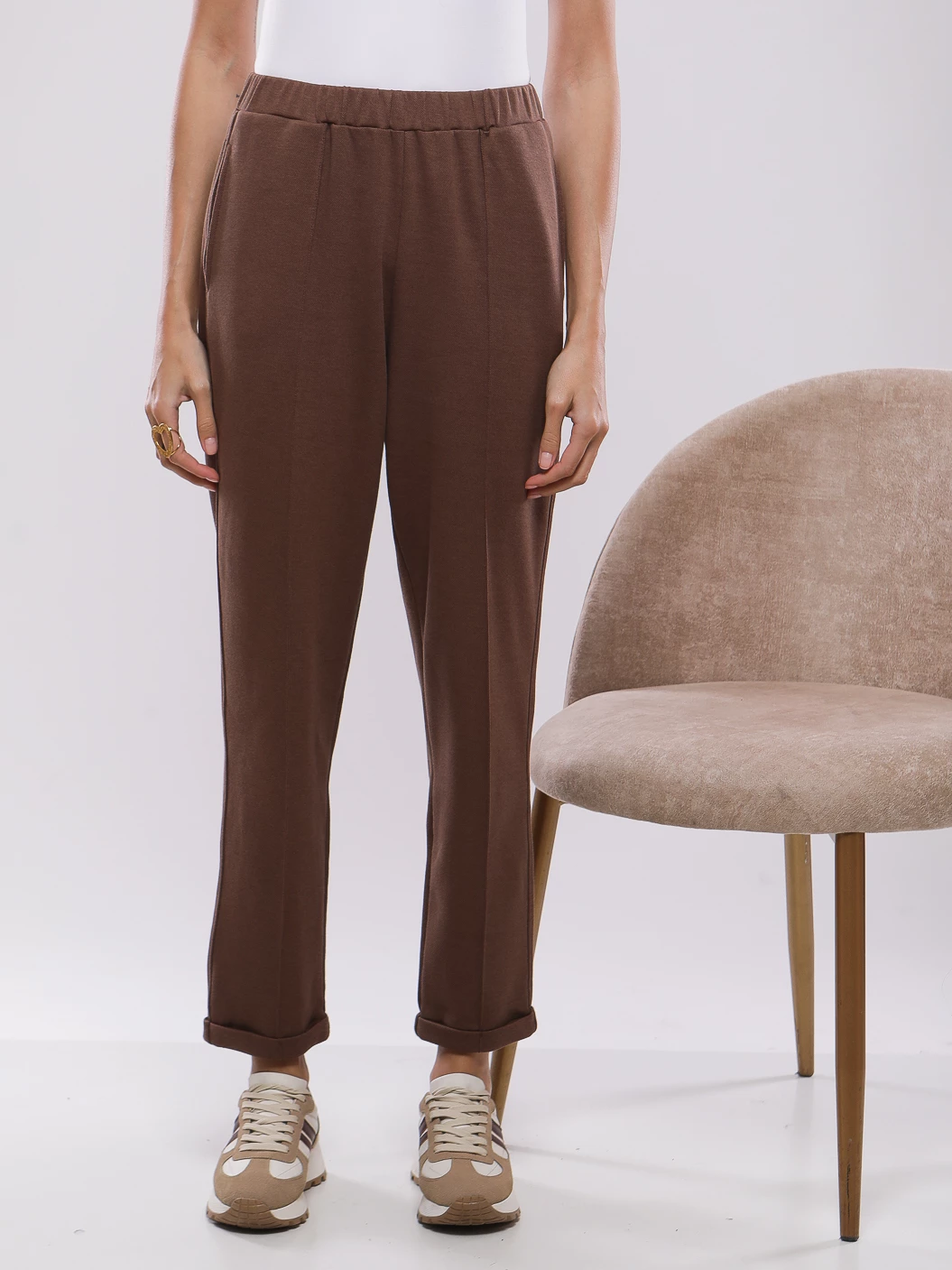 PANTALON DE JOGGING AVEC NERVURE ET REVERS