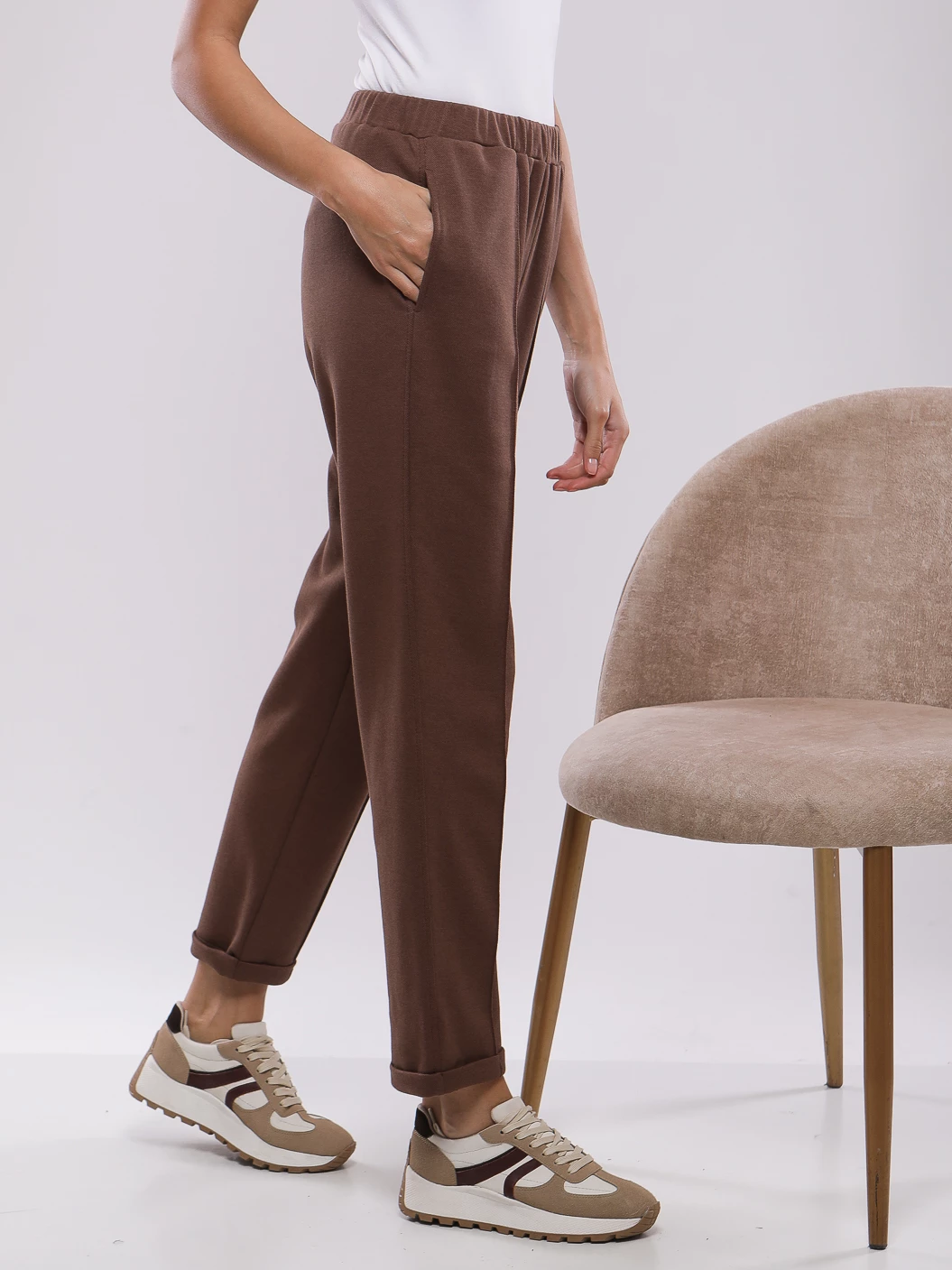 PANTALON DE JOGGING AVEC NERVURE ET REVERS