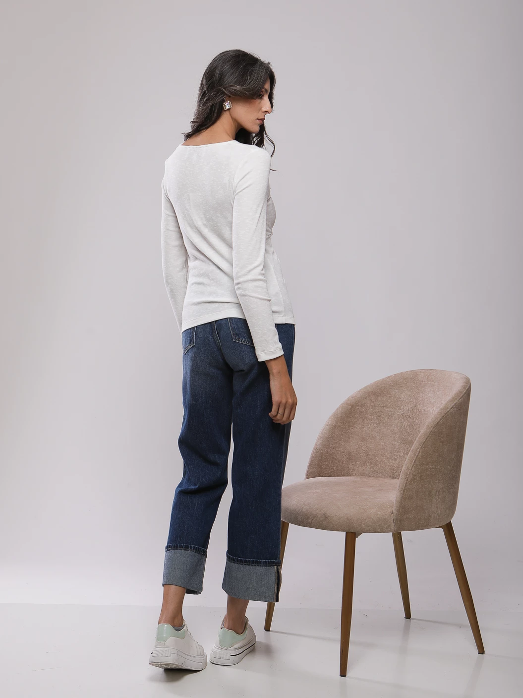 T-SHIRT MANCHES LONGUES À NŒUD TORSADÉ