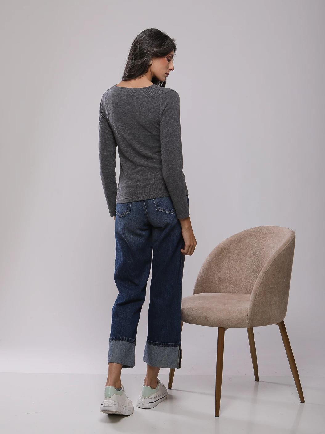 T-SHIRT MANCHES LONGUES À NŒUD TORSADÉ