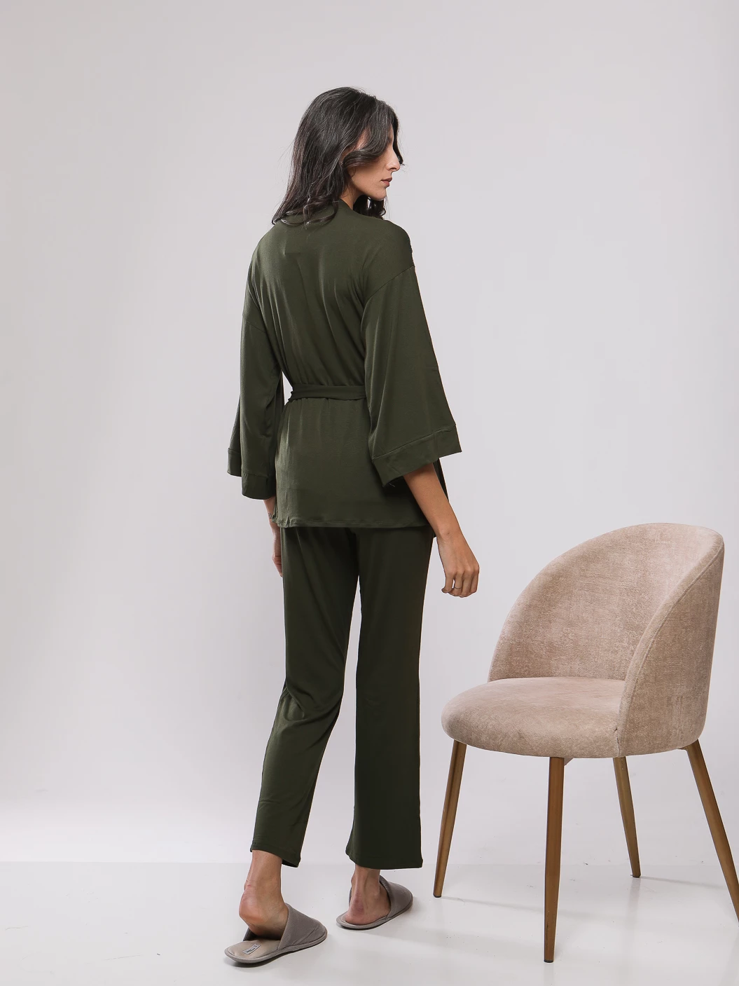 PYJAMA A ENCOLURE DENTELEE ET BOUTONS FANTAISIE