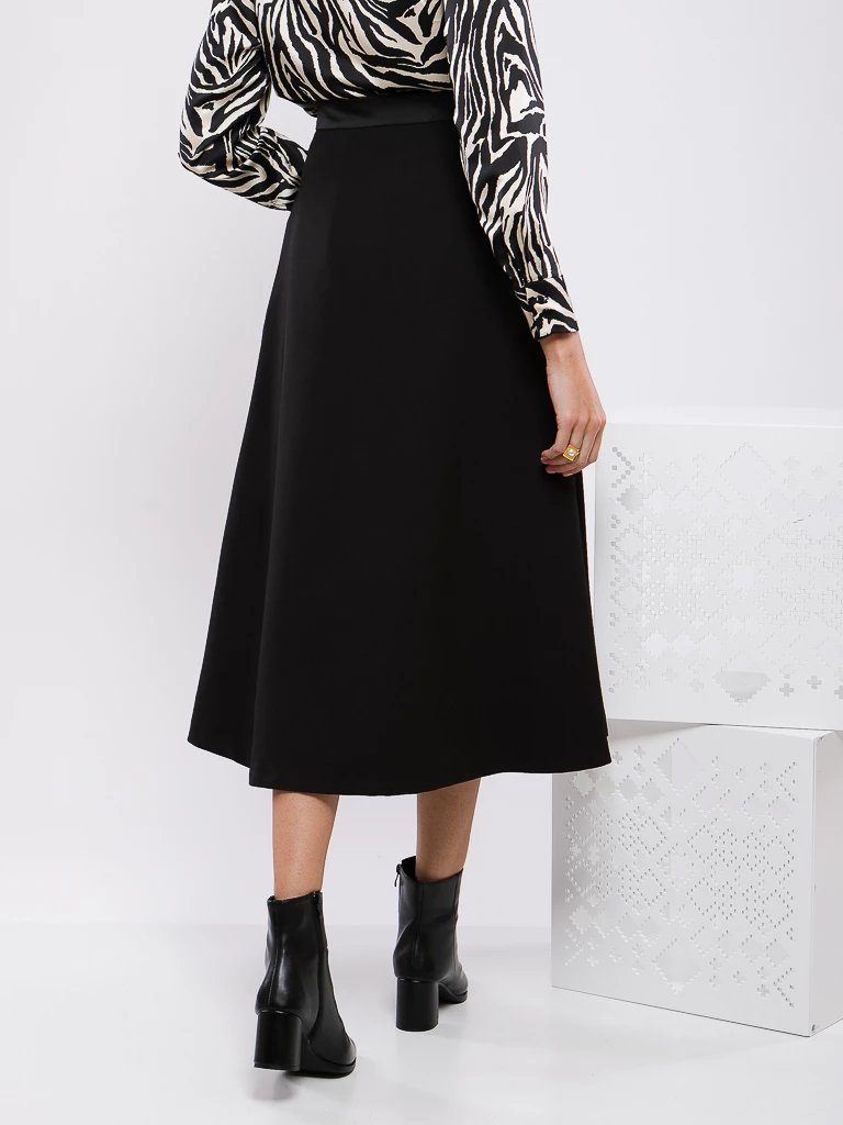 JUPE MI-LONGUE BOUTONNÉE