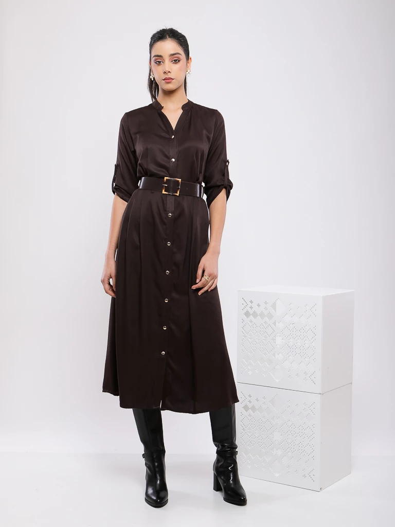 ROBE MI-LONGUE A COL MAO