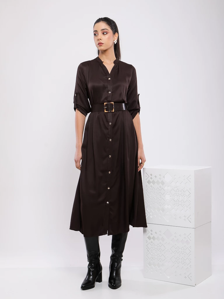 ROBE MI-LONGUE A COL MAO