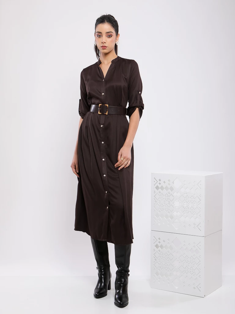 ROBE MI-LONGUE A COL MAO