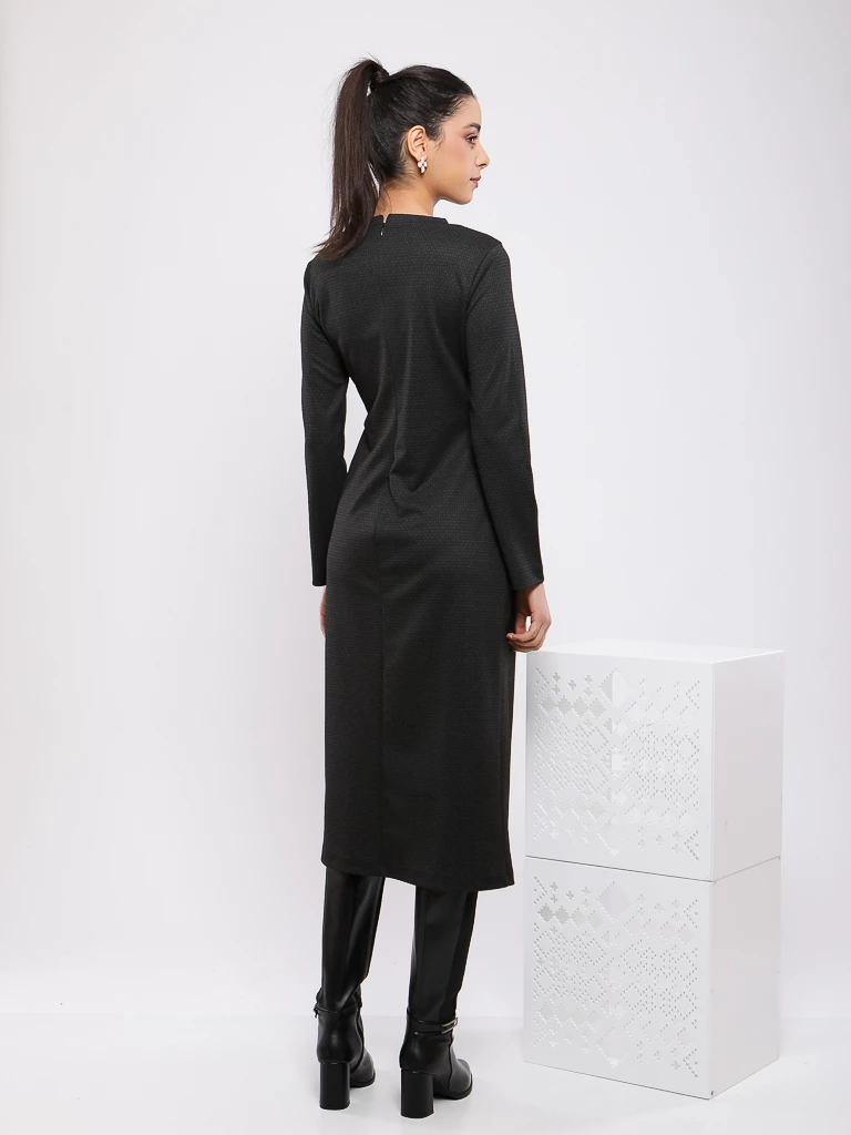 ROBE AJUSTEE A FENTE LATERALE