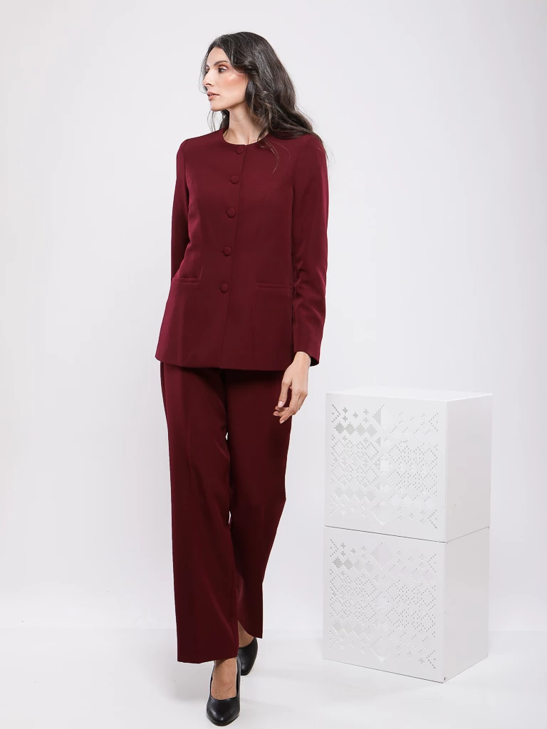 VESTE À COL RAS DU COU