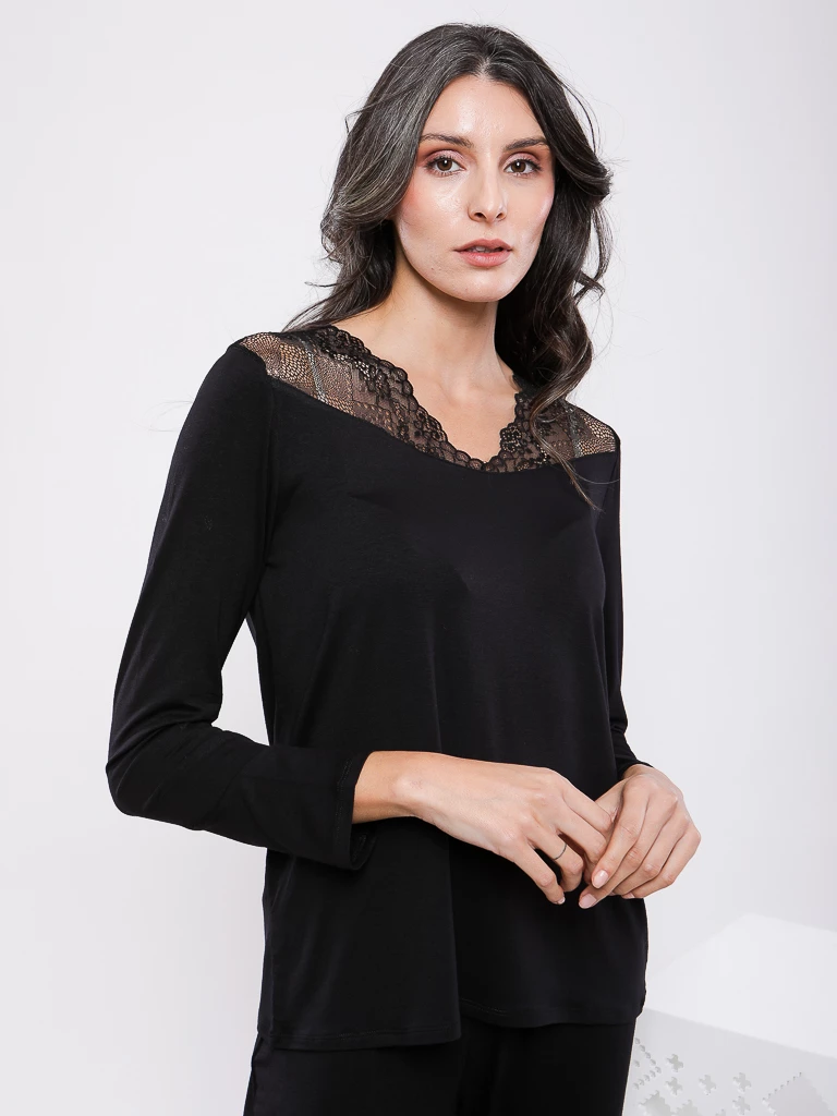 PYJAMA AVEC DENTELLE