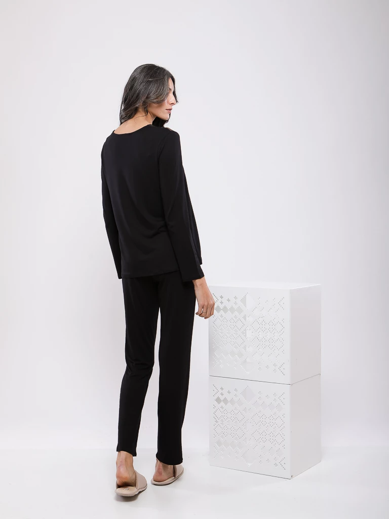 PYJAMA AVEC DENTELLE