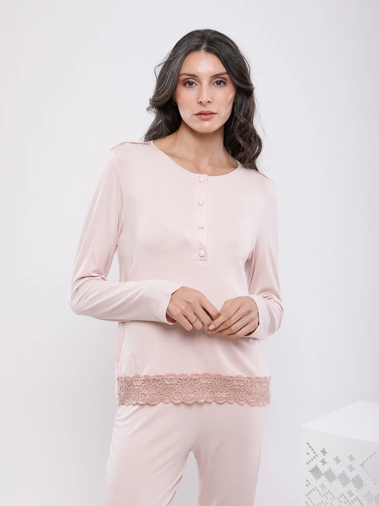PYJAMA COL BOUTONNE DETAILS EN DENTELLE A LA BASE
