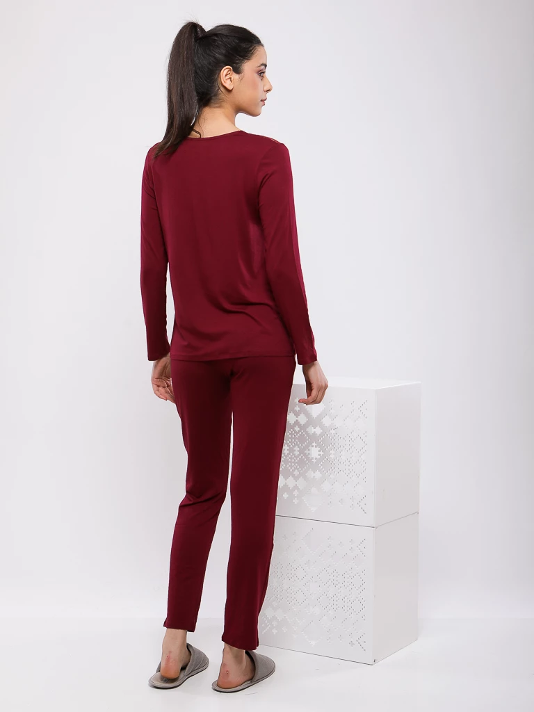 PYJAMA AVEC DENTELLE