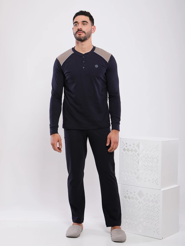 PYJAMA AVEC PIPING SUR LES EPAULES