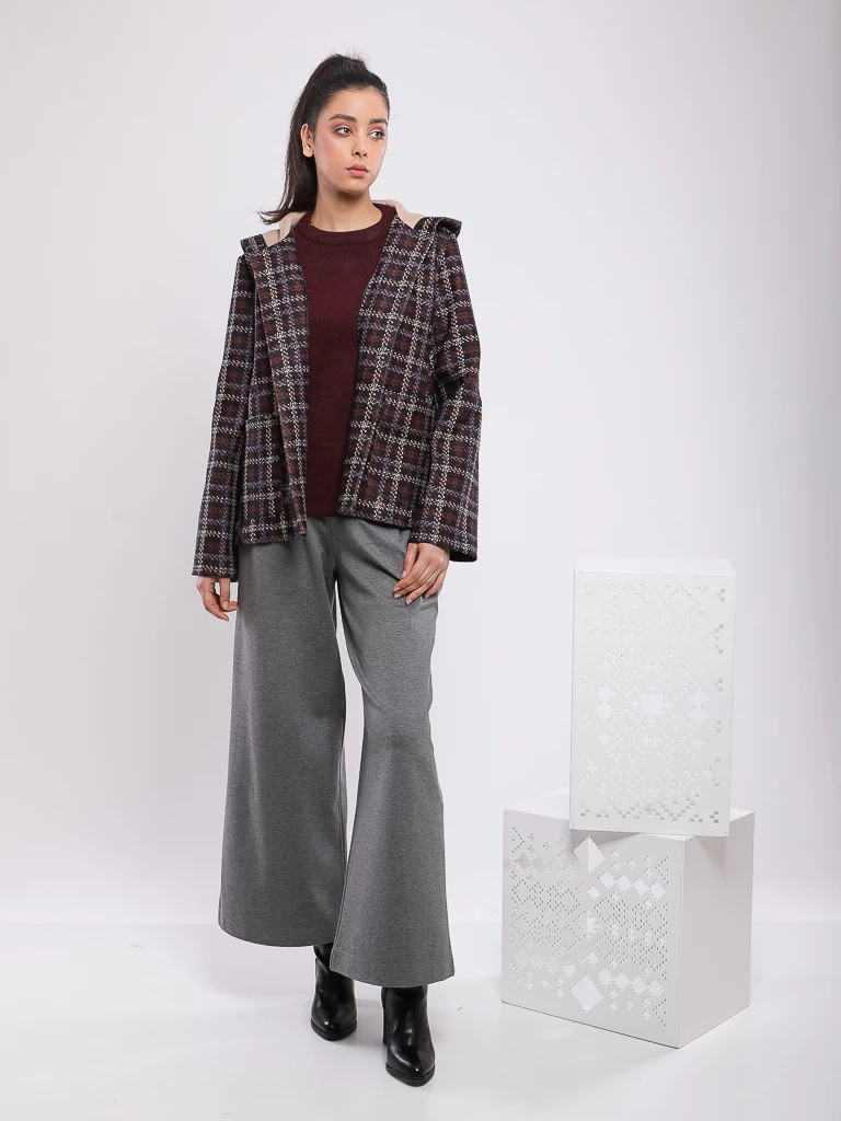 VESTE COURTE À CAPUCHE