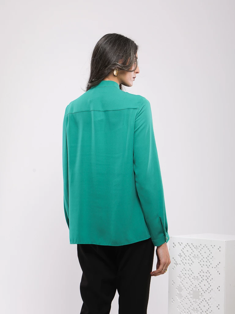 CHEMISE FLUIDE EN CRÊPE LÉGER À VOLANTS