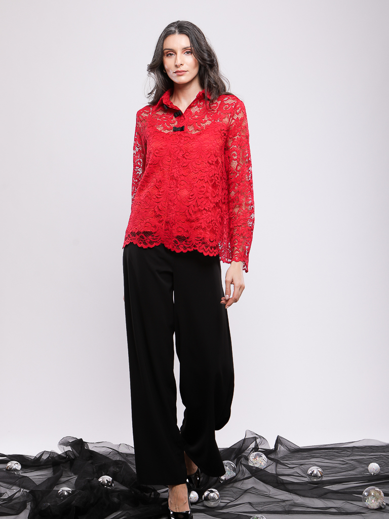 CHEMISE COURTE EN DENTELLE GUIPURE