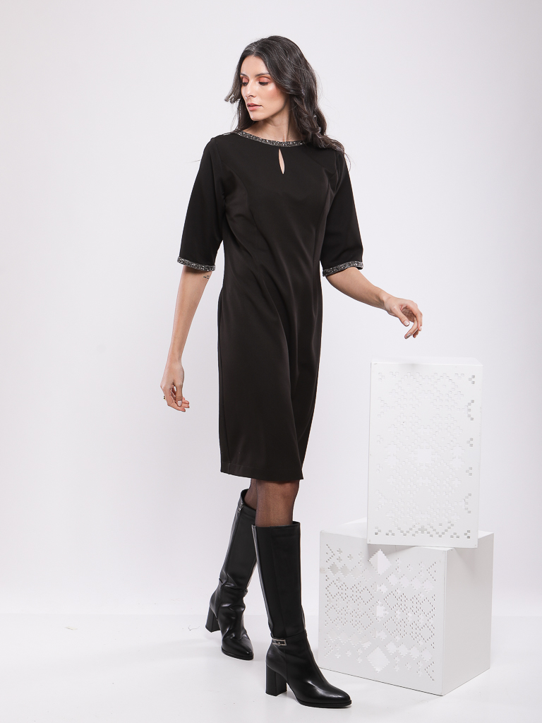 ROBE COUPE DROITE, MANCHES TROIS-QUARTS