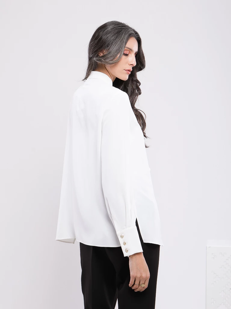CHEMISIER BOUTONNÉ À VOLANTS SUR LE DEVANT
