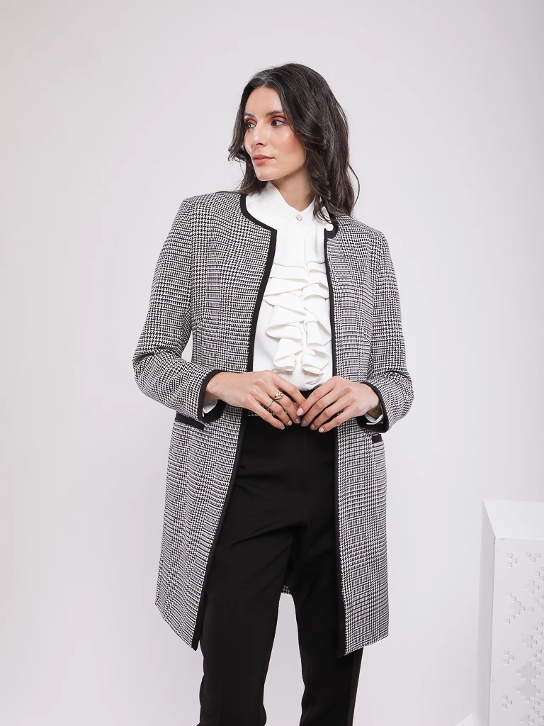 BLAZER LONG CINTRÉE EN TISSU STRUCTURÉ.