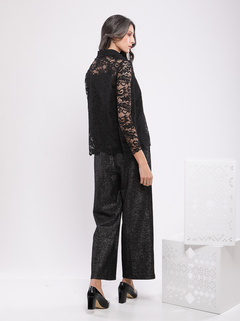 CHEMISE COURTE EN DENTELLE GUIPURE